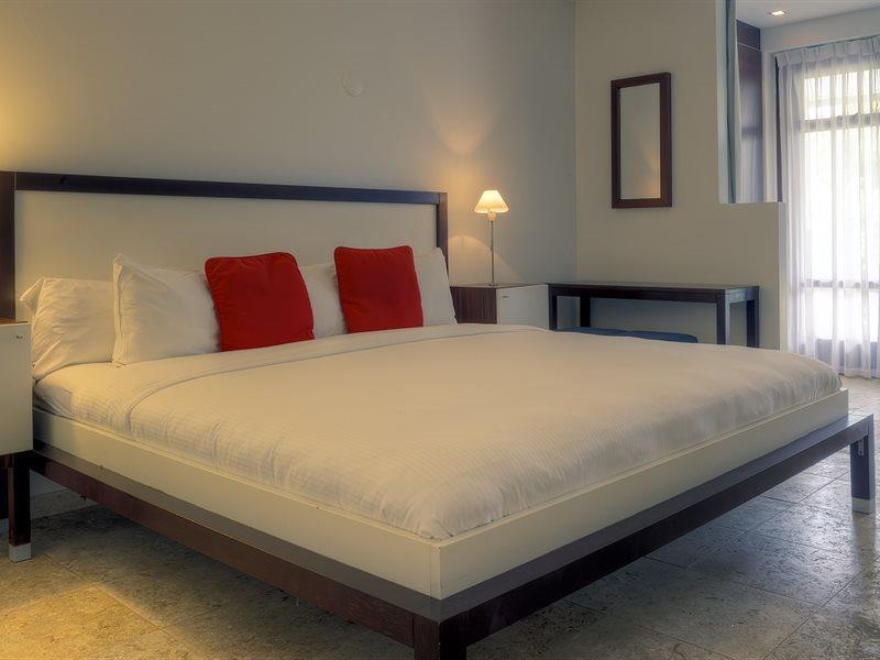 Floris Suite Hotel - Spa & Beach Club - Adults Only Piscadera Bay Экстерьер фото